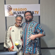 Cuba e Daniel Fagundes O apresentador Alexandre Cuba e o convidado Daniel Fagundes (Foto: Conrado Parra)